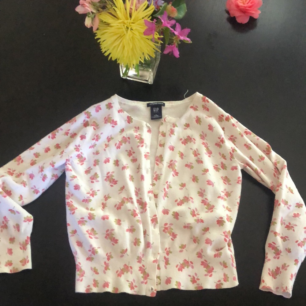 Gap sweater🌷